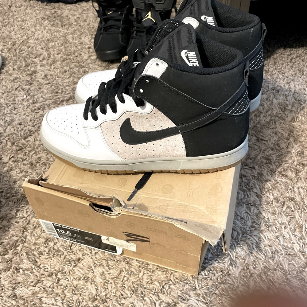 Nike dunk high sz 10.5 condition 8/10 og box